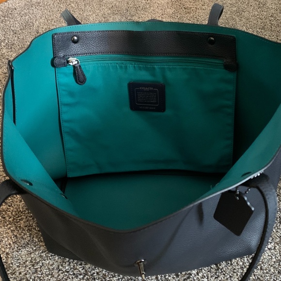 Coach Tote Bag - Picture 3 of 3